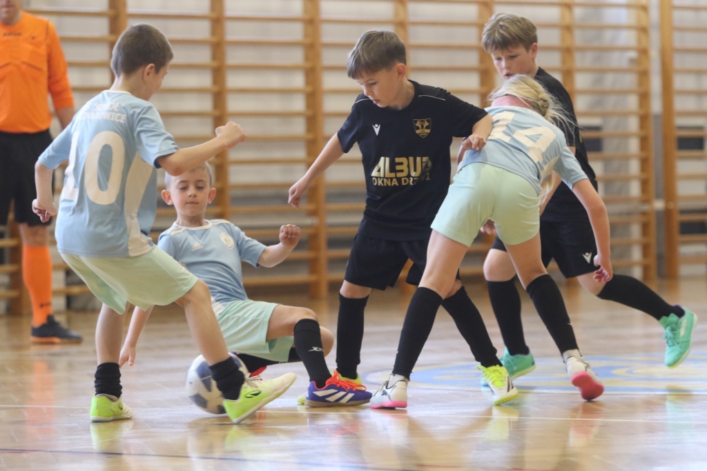 8 kolejka Halowa Liga Żaków