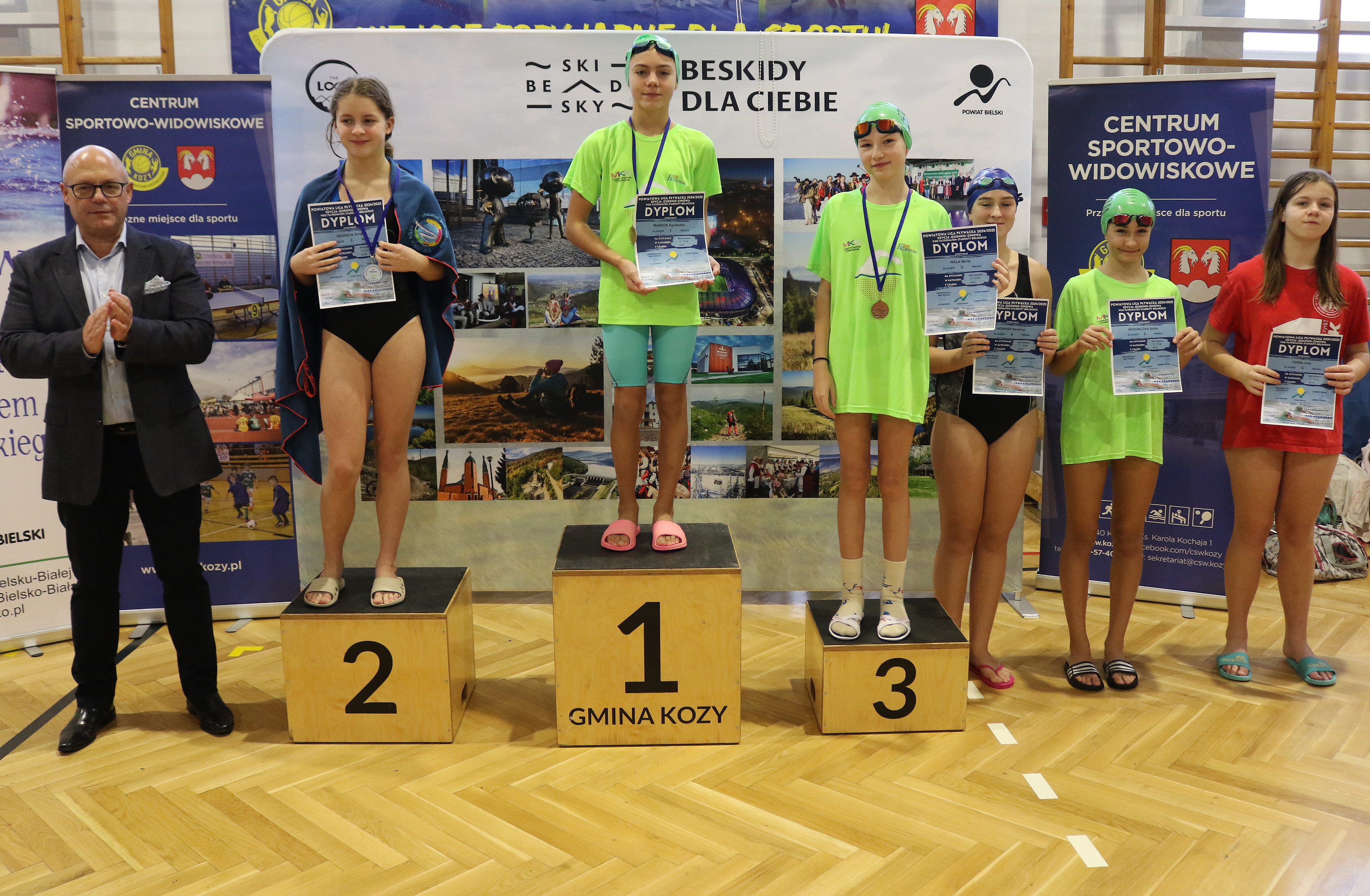 Zawodniczki na podium 